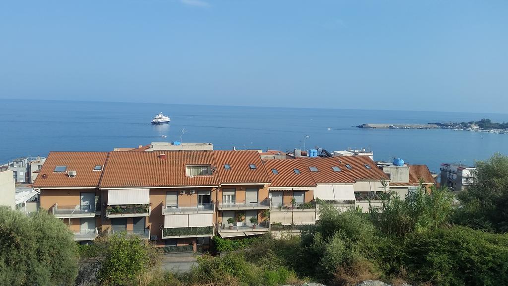 Baia Giardini Apartments Exteriör bild