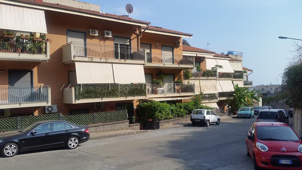 Baia Giardini Apartments Exteriör bild